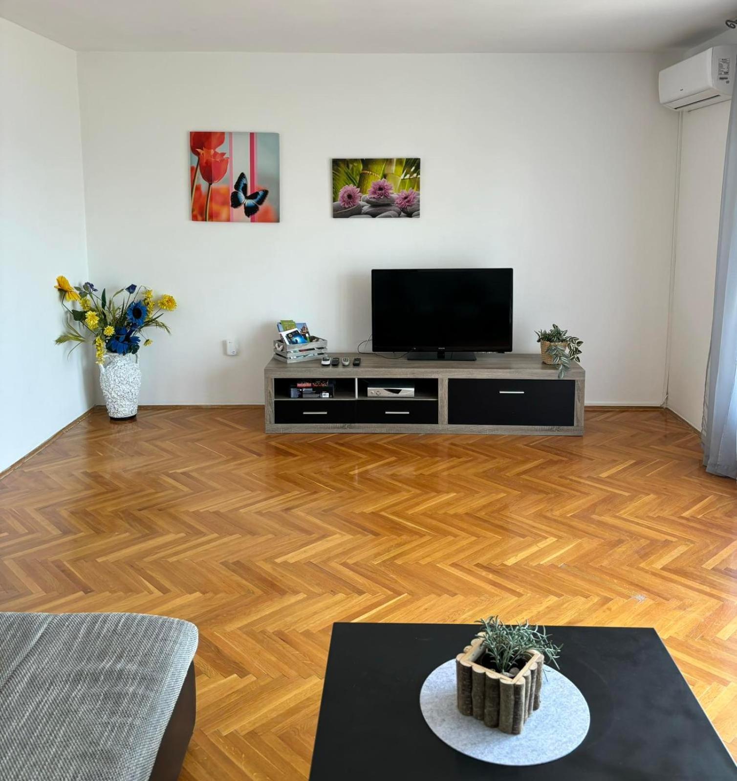 Helen Apartments Crikvenica Luaran gambar