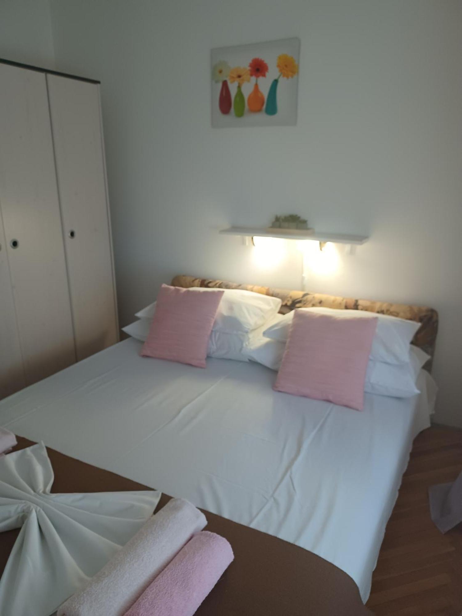 Helen Apartments Crikvenica Luaran gambar